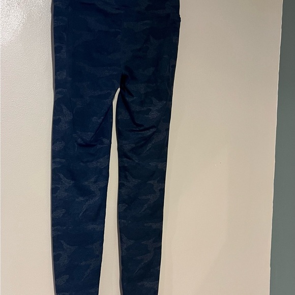 Vuori Elevation Performance Legging VW325 Women’s Small Dark Camo Athletic Gym - Picture 4 of 7